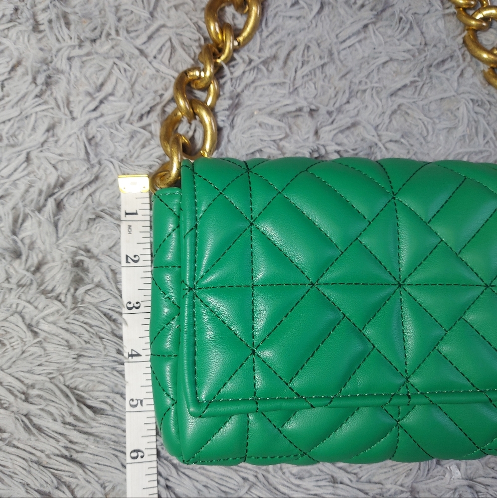 Zara quilted green shoulder bag with chunky gold metal strap - Picture 12 of 12